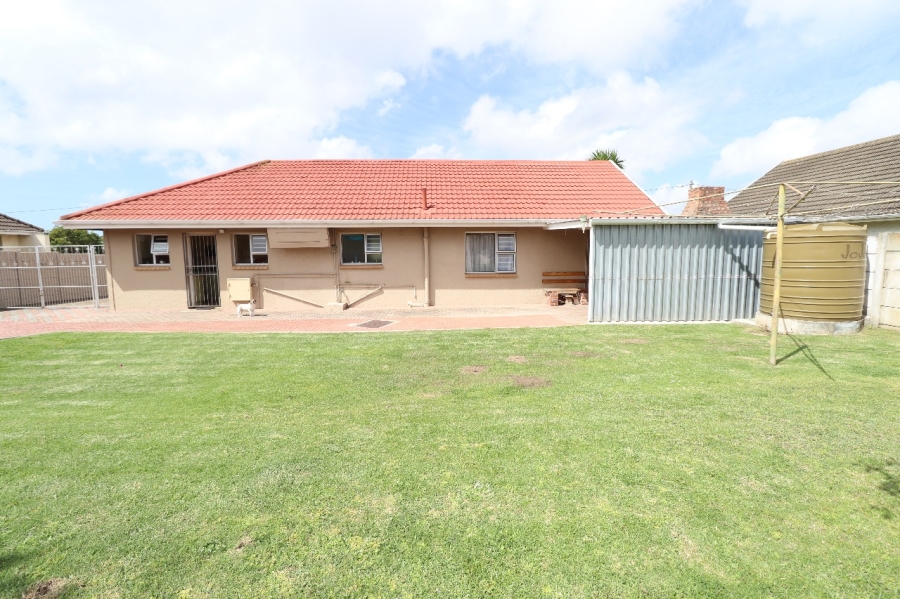 3 Bedroom Property for Sale in Kabega Park Eastern Cape